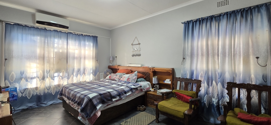 4 Bedroom Property for Sale in Geelhoutpark North West
